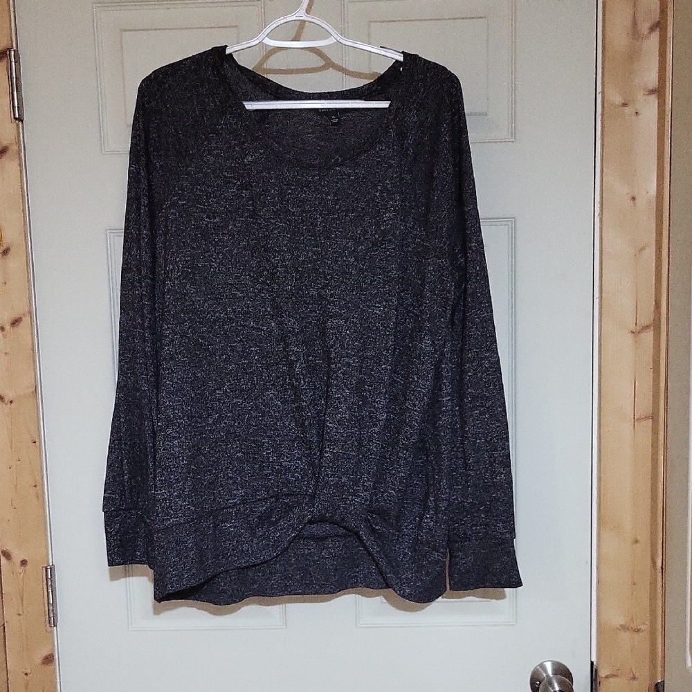 Signature Studio Charcoal Gray Long Sleeve Sweatshirt